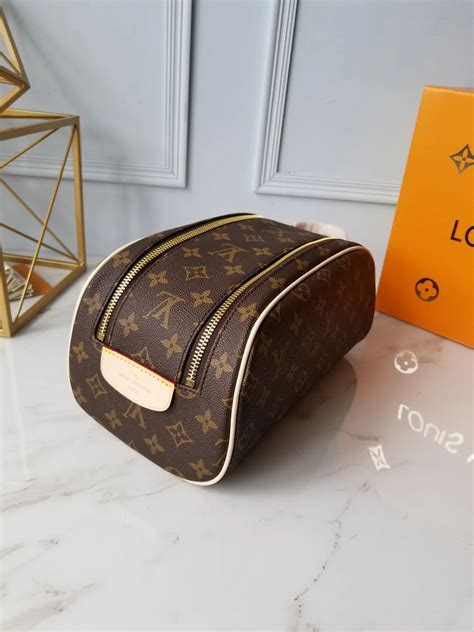 fake louis vuitton mens toiletry bag|louis vuitton monogram pochette nm.